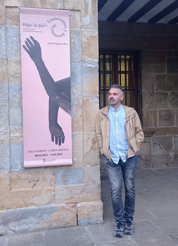 BAJO LA PIEL. TRASLACIONES Y DISONANCIAS